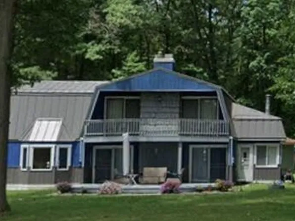 8752 Bills Lake Ct, Newaygo, MI 49337