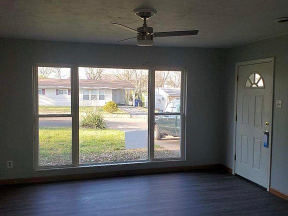 4th image of 9504 Stansberry Ave