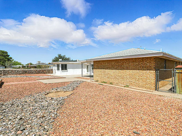 408 San Blas Dr — Photo 23