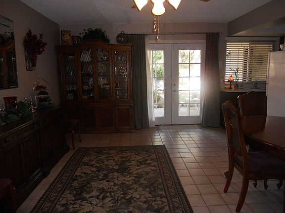 dining rm & kitchen area