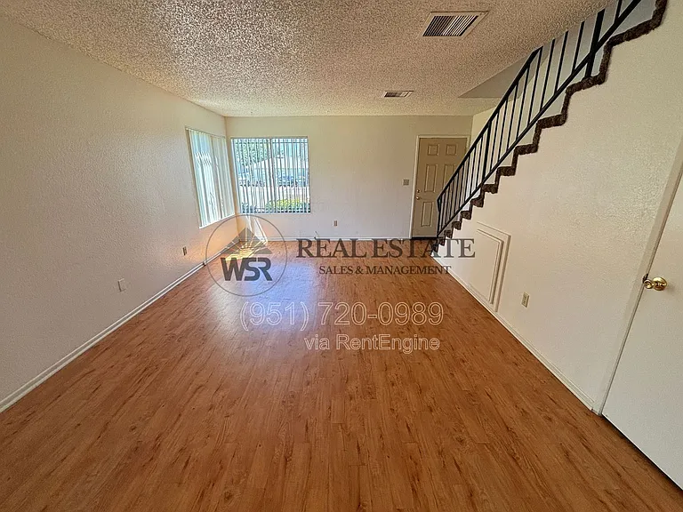 1966 W Linden St — Photo 6