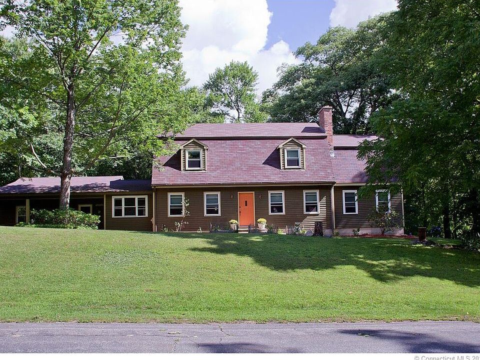 5 acre home w/ new driveway
