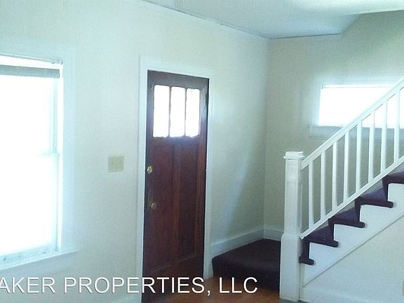 2nd image of 106 E Parkwood Dr