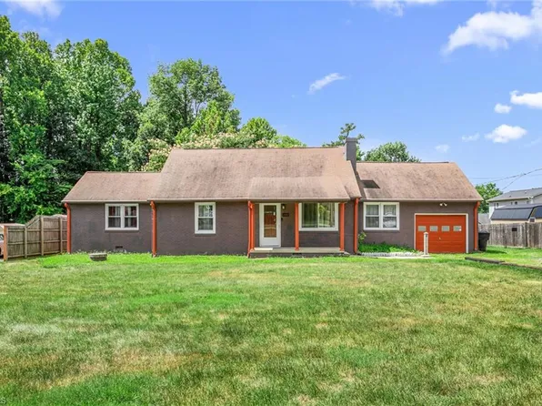 2442 Hoskins Rd, Burlington, NC 27215