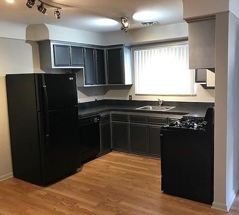 4th image of 226 W Farnum Ave