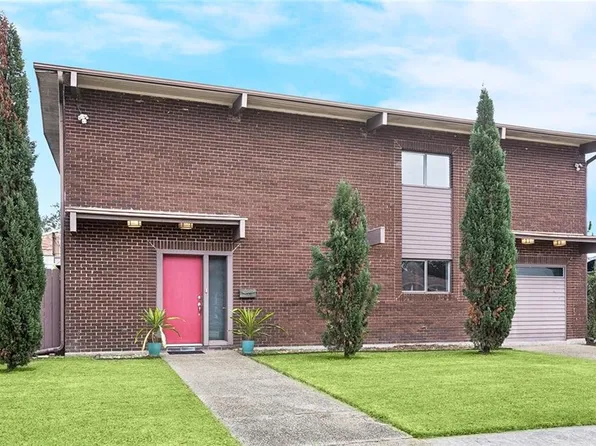 2017 Charles Dr, Chalmette, LA 70043