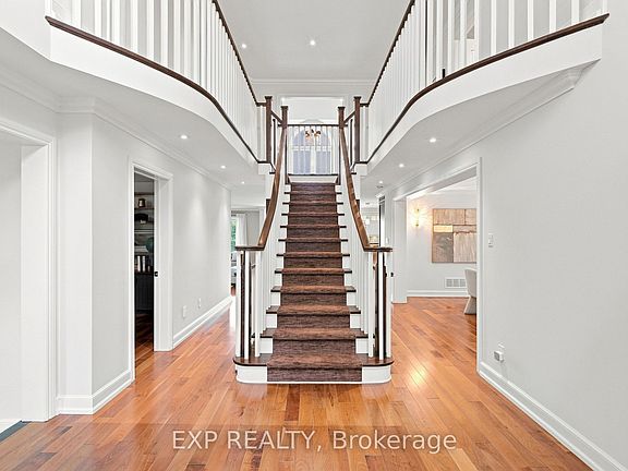 4th image of 655 Culler Mews