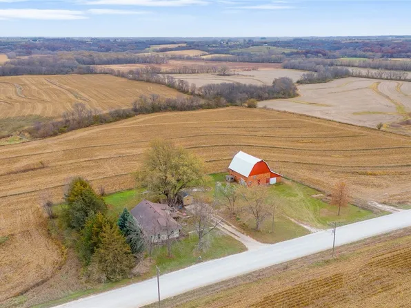 1616 70th Ave, Dallas, IA 50062