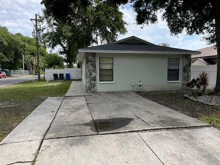 3802 W Hamilton Ave — Photo 5