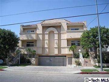 1st image of 13801 Oxnard St APT 212