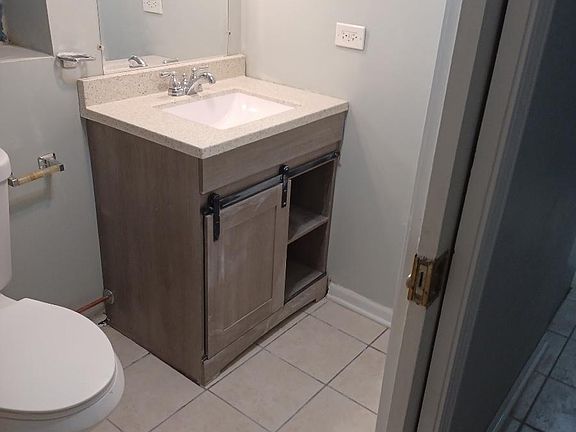 2nd image of 3120 N California Ave #1B