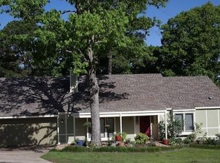 37 Village Rd, Rogers, AR 72756