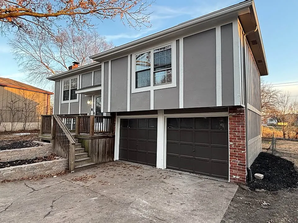3 bed, 1170 sqft, $2,100 — Photo 2