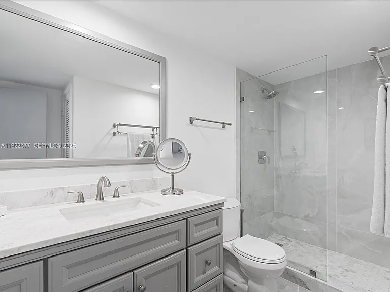 19370 E Collins Ave #625 — Photo 8