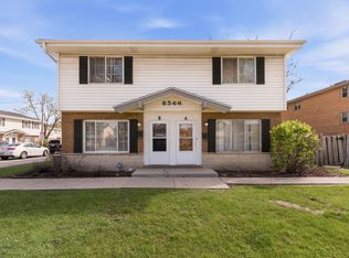 Saratoga Place, Milwaukee, WI 53225