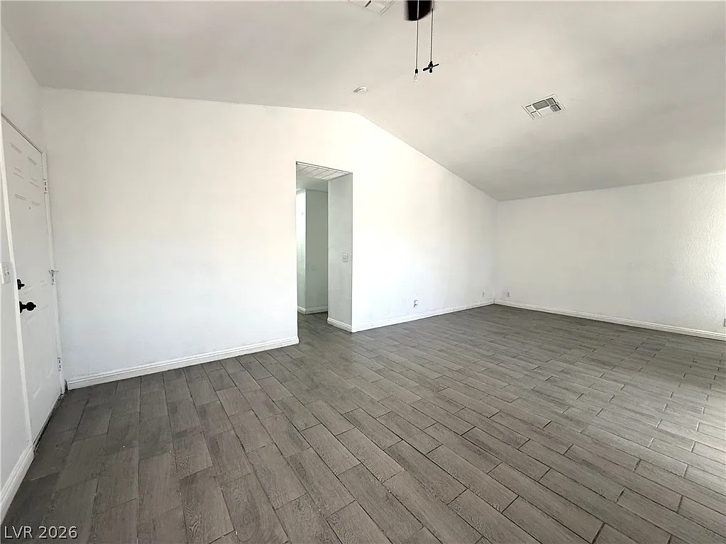 2 bed, 1.5 bath, 932 sqft, $1,750 — Photo 4