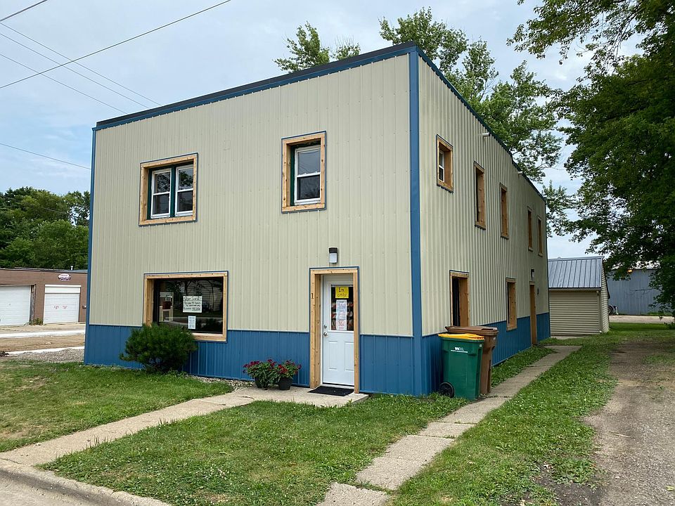 1st image of 220 E 7th St
