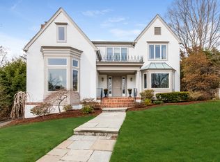 3 Rochambeau Rd, Scarsdale, NY 10583