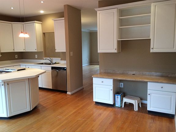 3rd image of 5919 Raina Dr