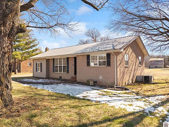 2nd image of 27 Christian Ln