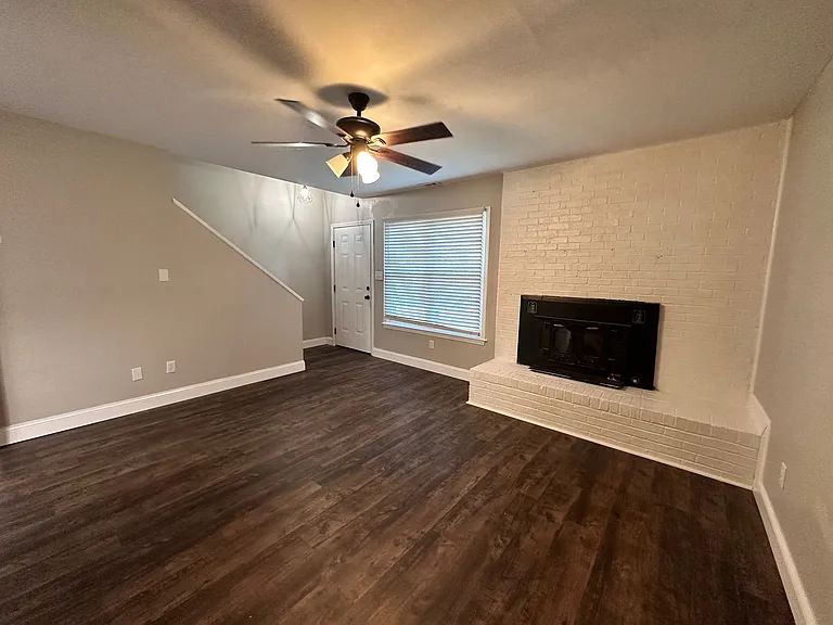 2335 Brookview Ct — Photo 5