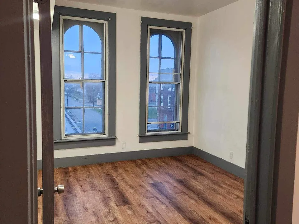 135 Central Ave #4