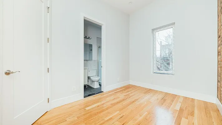 Rented by Nooklyn NYC LLC | media 83
