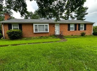 8065 Woodbridge Rd, Mechanicsville, VA 23111