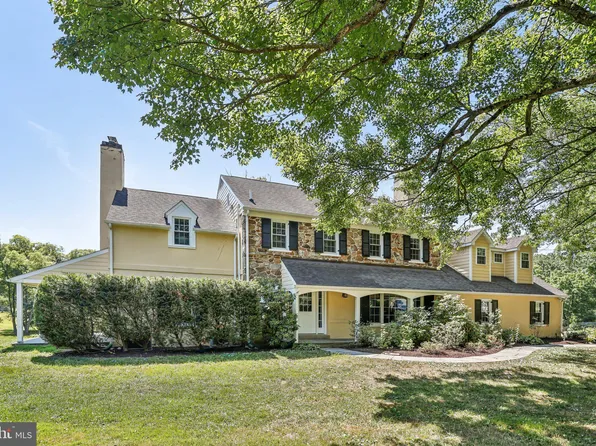 2540 White Horse Rd, Berwyn, PA 19312