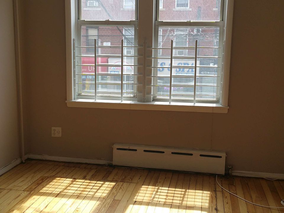 1st image of 3220 42nd St #3