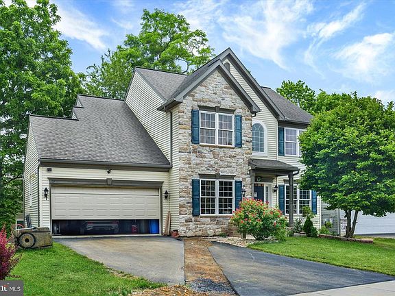 2nd image of 23 Hamlet Cir