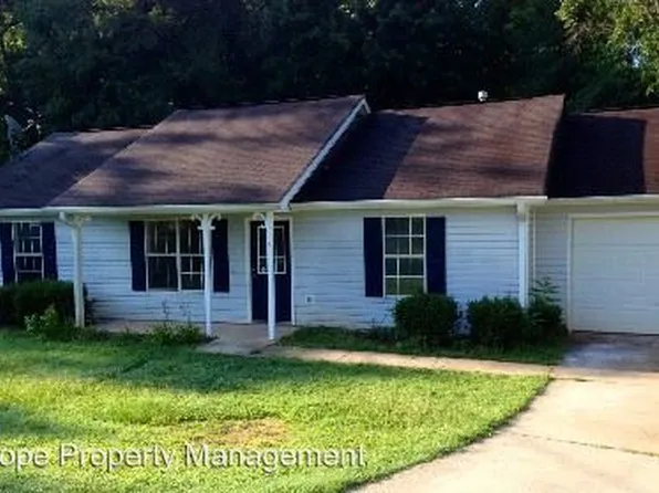 3 Pelham Ct, Grantville, GA 30220