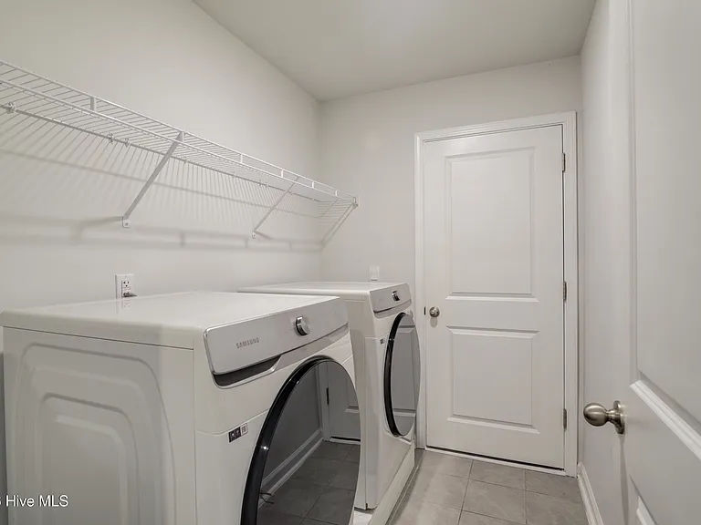 375 Logan St — Photo 22