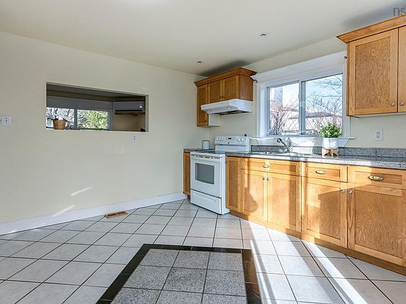 5th image of 18 Layton Rd