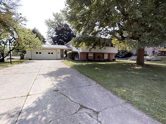 4th image of 58368 Hilly Ln