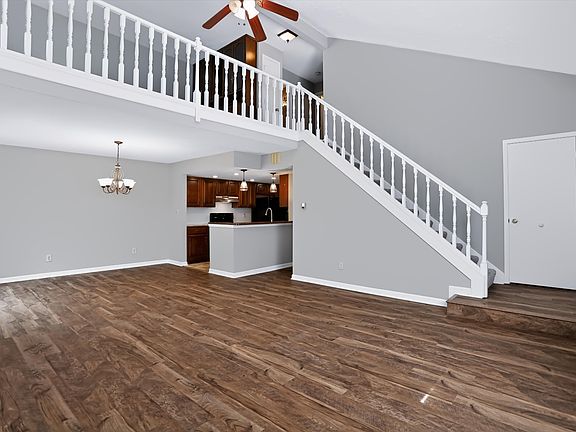 4th image of 512 Conner Creek Dr
