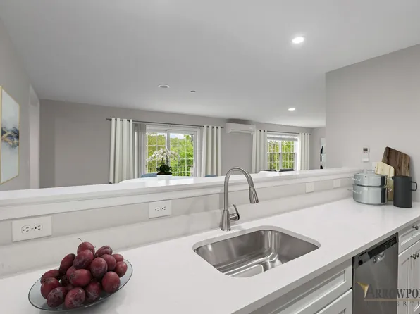 Arrowpoint at South Grove - Bradford MA, 2 S Grove St Unit 208, Haverhill, MA 01835