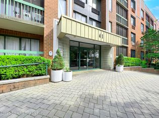 41 Wellington Ct APT 3E, Staten Island, NY 10314