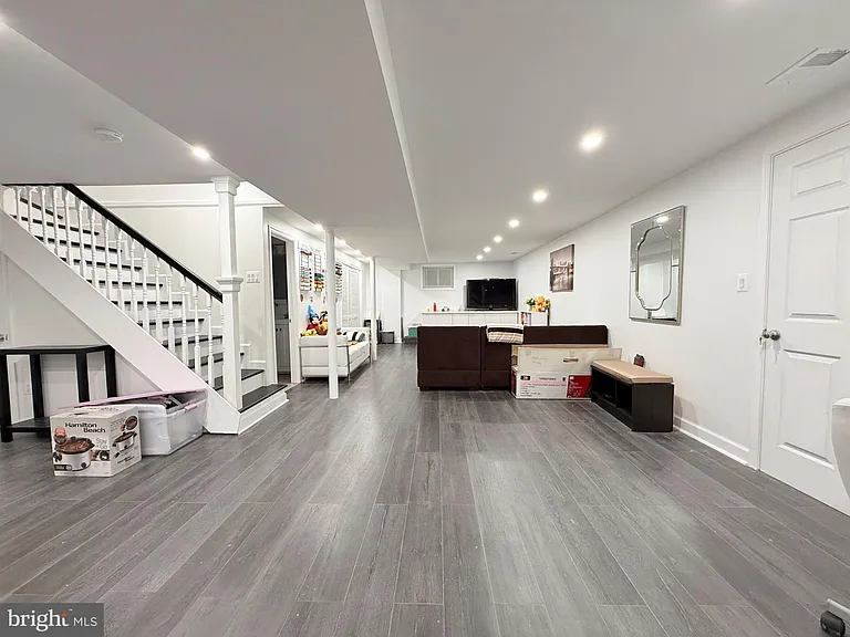 6910 Fern Pl — Photo 11