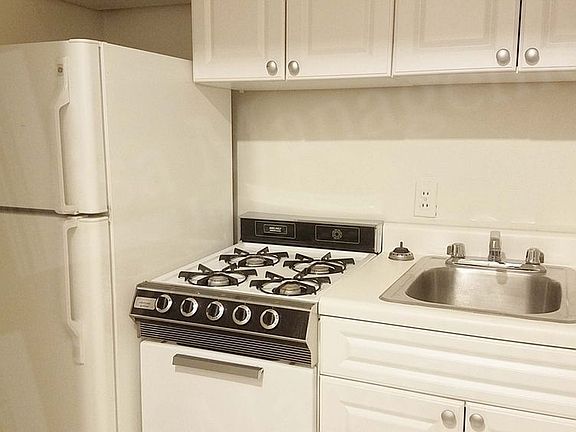 2nd image of 345 E 72nd St APT 2D