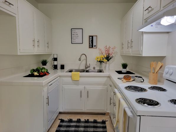 23910 Ladeene Ave APT 24