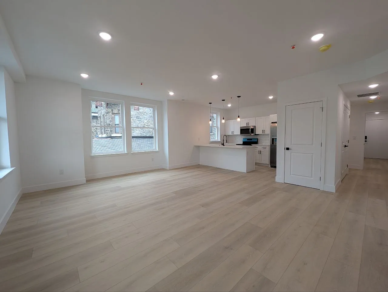 1 bed, 856 sqft, $1,475 — Photo 4