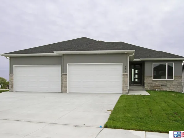 920 N 107th St, Lincoln, NE 68527