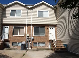 31 Simmons Ln, Staten Island, NY 10314