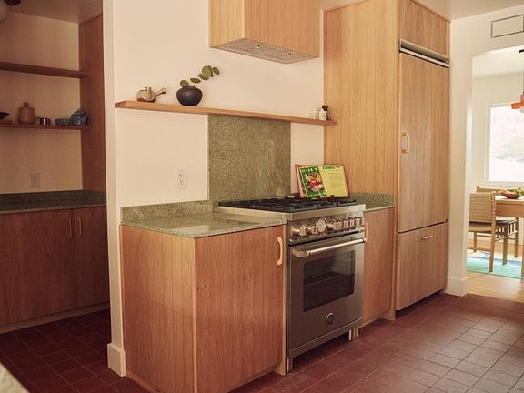 5th image of 1183 Woodland Ave