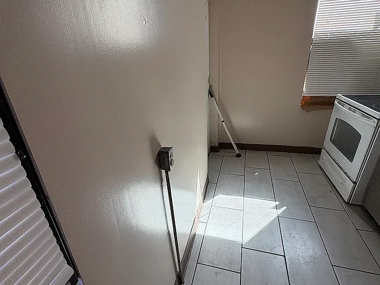 739 Hill Ave #1 — Photo 3