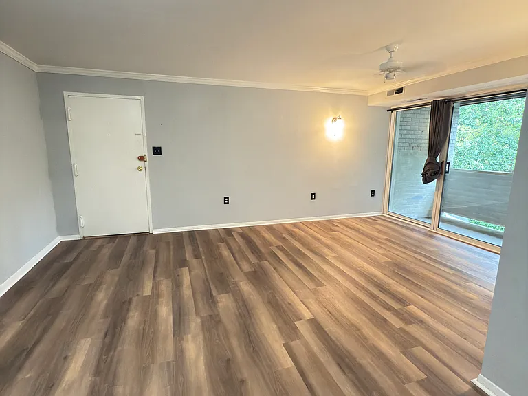5618 Bloomfield Dr #201 — Photo 11