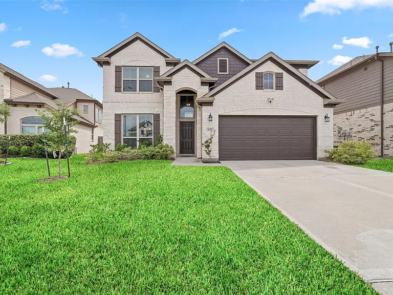 18511 Grand Spanish Oak Ct — Photo 1