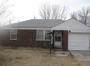 529 S Drury Ln, Wichita, KS 67207