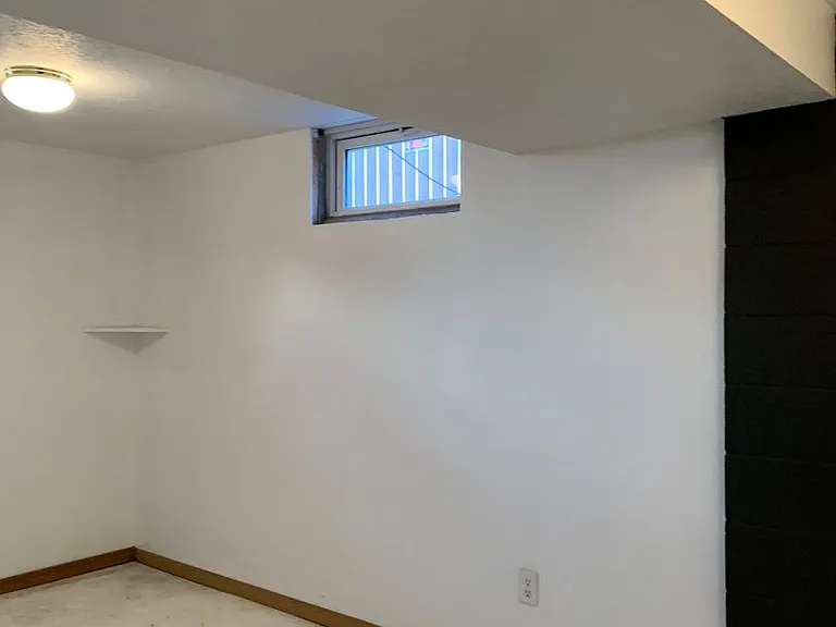 208 Market Pl — Photo 8
